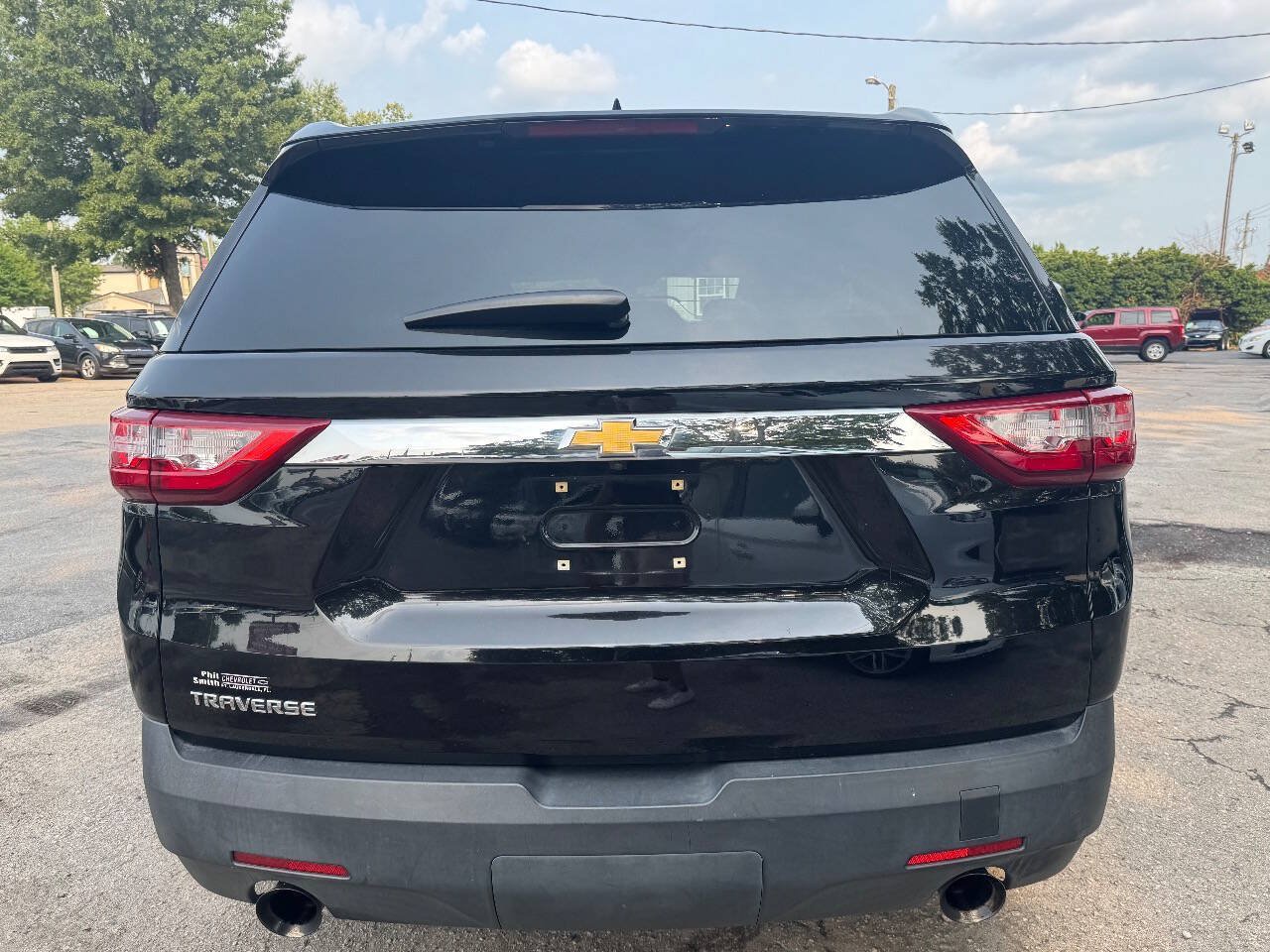 Used 2019 Chevrolet Traverse LS FWD image 3