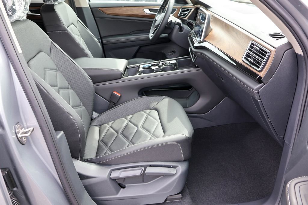 New 2025 Volkswagen Atlas SE image 40