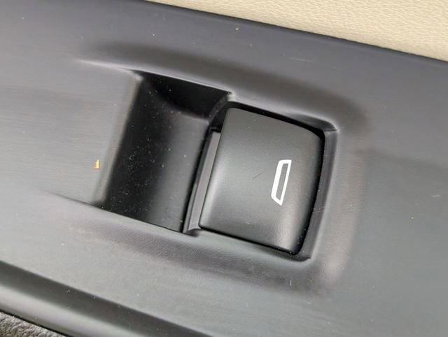 Certified 2022 Chevrolet Traverse LT image 36