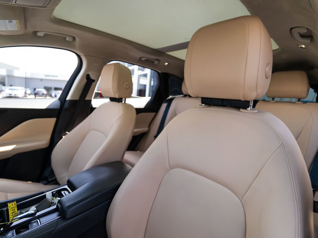 Used 2020 Jaguar F-PACE Premium AWD/4WD image 6