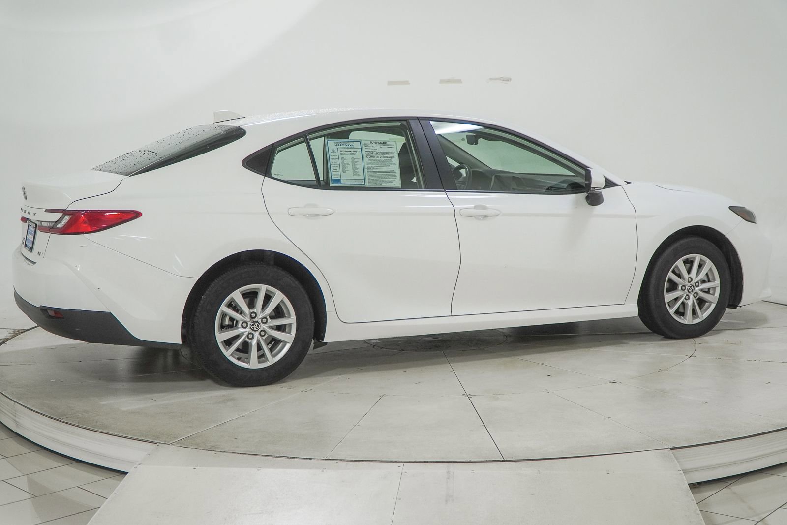 Used 2025 Toyota Camry LE AWD/4WD image 12