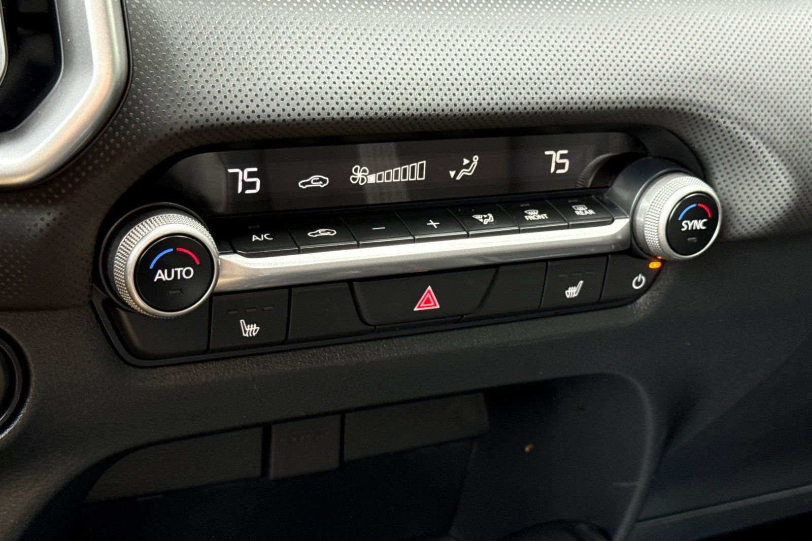 Certified 2025 MAZDA CX-50 2.5 Hybrid w/ Preferred Pkg image 22