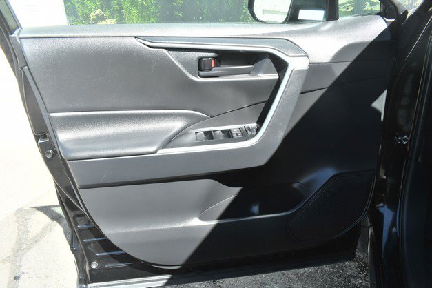 Certified 2025 Toyota RAV4 LE AWD/4WD image 13