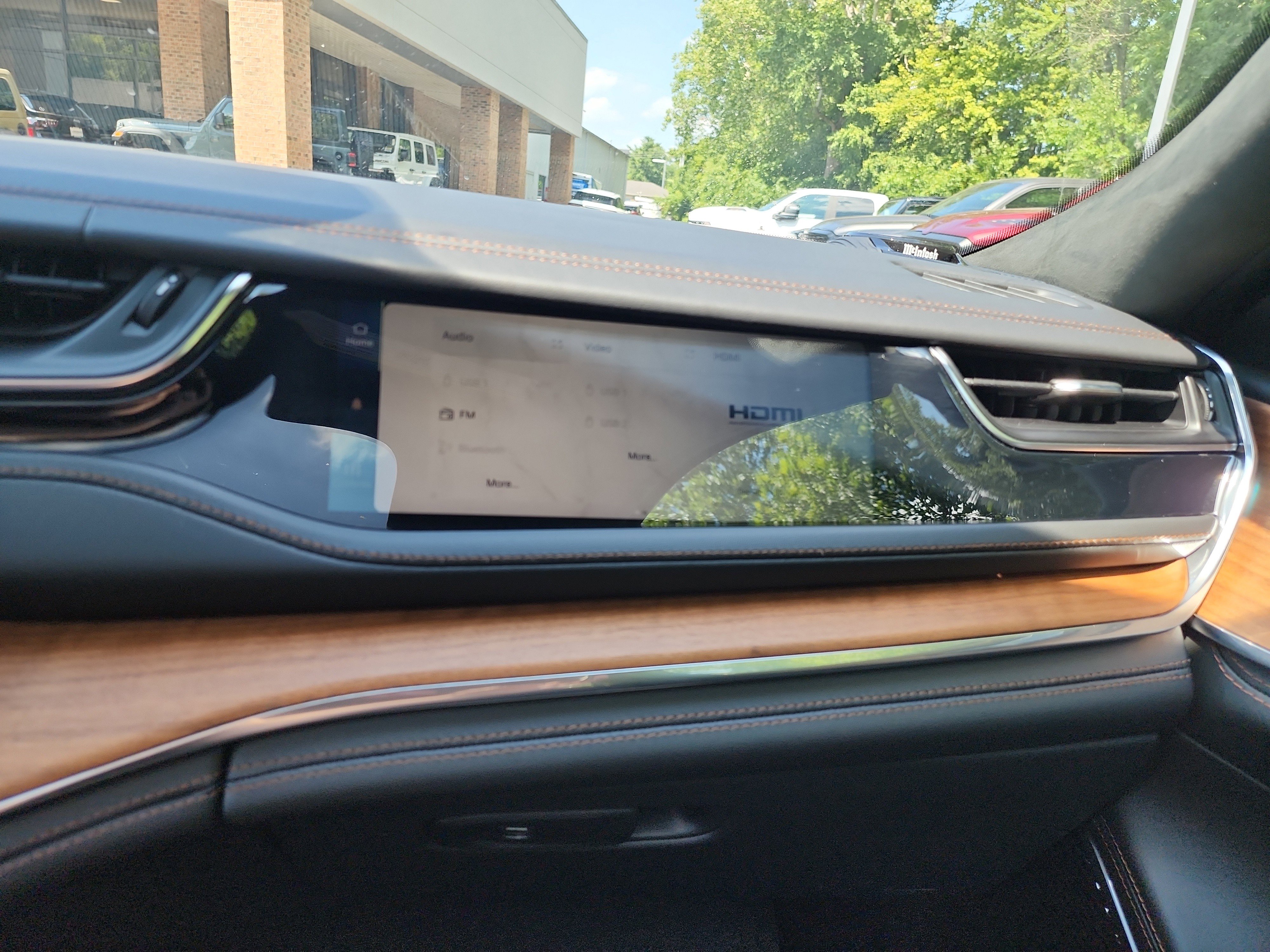 New 2025 Jeep Grand Cherokee Summit image 11