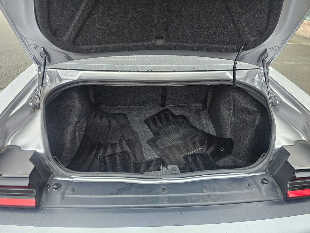 Used 2015 Dodge Challenger R/T Plus image 10