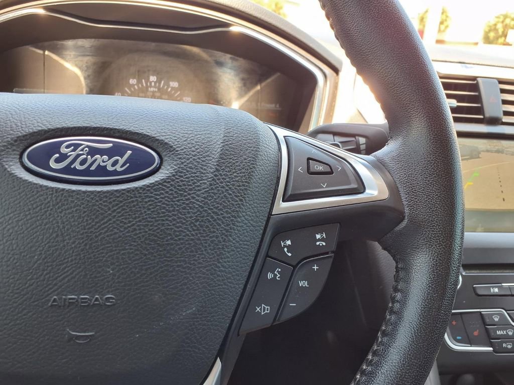 Used 2018 Ford Fusion SE w/ Fusion SE Technology Package FWD image 33