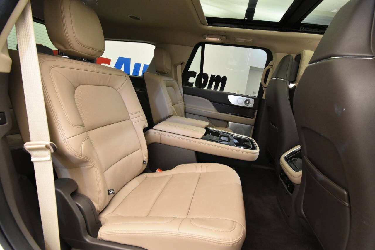 Used 2022 Lincoln Navigator Reserve image 19