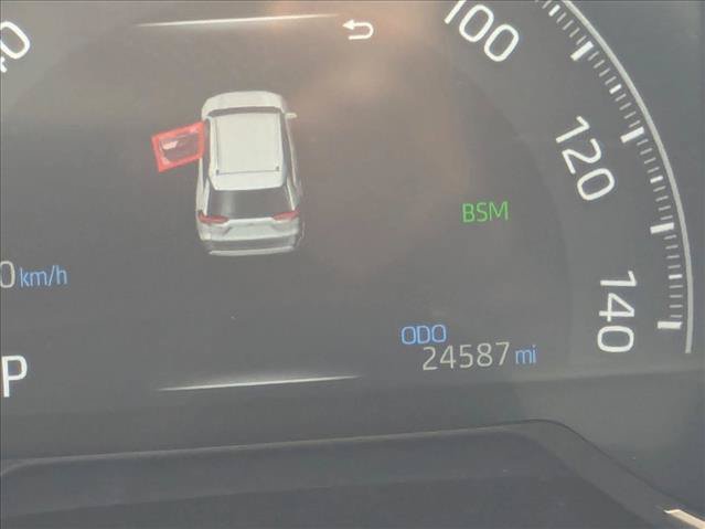 Used 2024 Toyota RAV4 XLE w/ Convenience Package FWD image 10