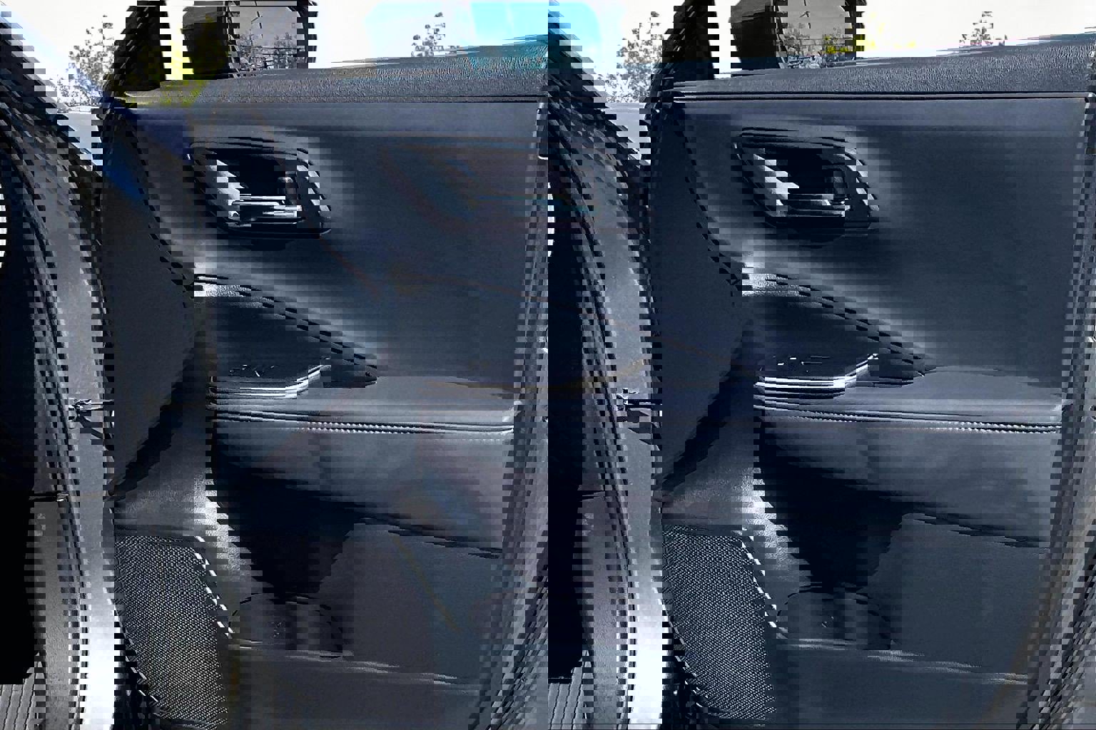 Used 2023 Toyota Crown Platinum image 24