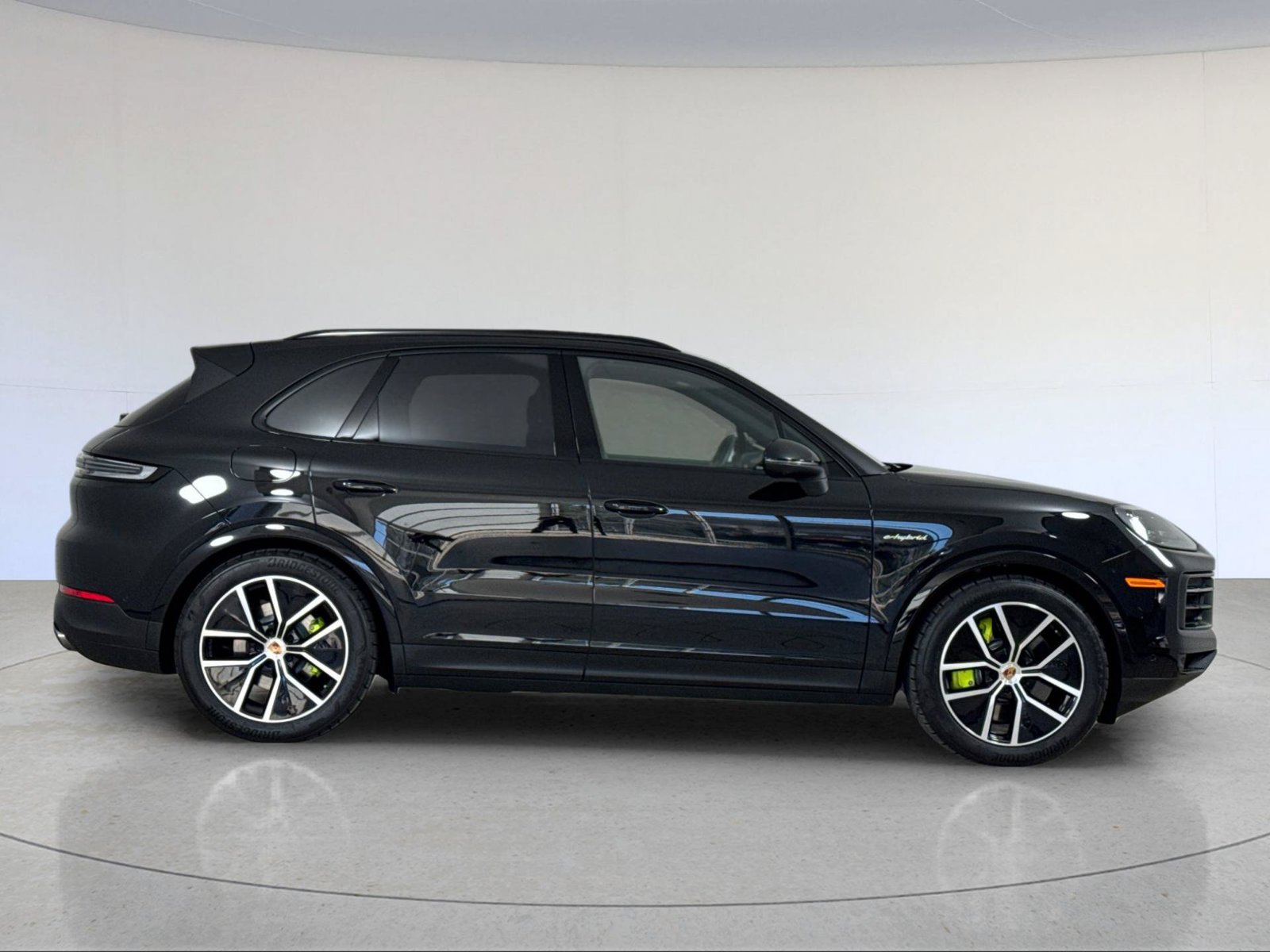 Certified 2026 Porsche Cayenne E-Hybrid AWD/4WD image 9