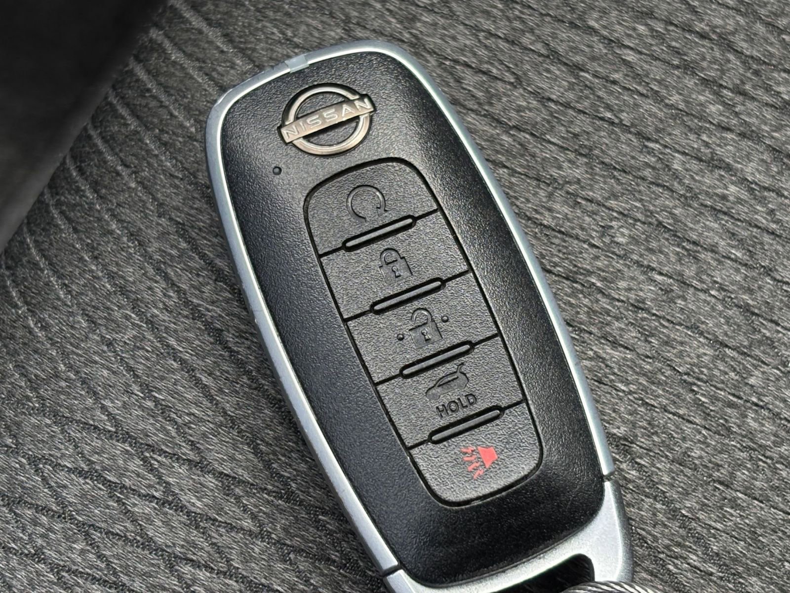 Used 2025 Nissan Rogue SV FWD image 27