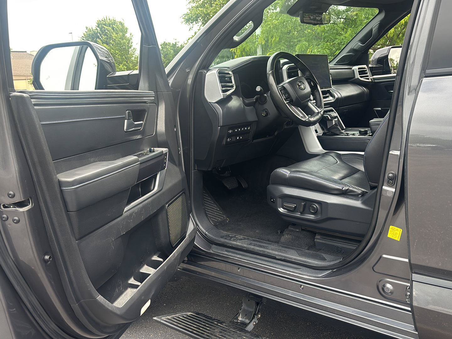 Used 2022 Toyota Tundra Platinum w/ Advanced Package AWD/4WD image 2