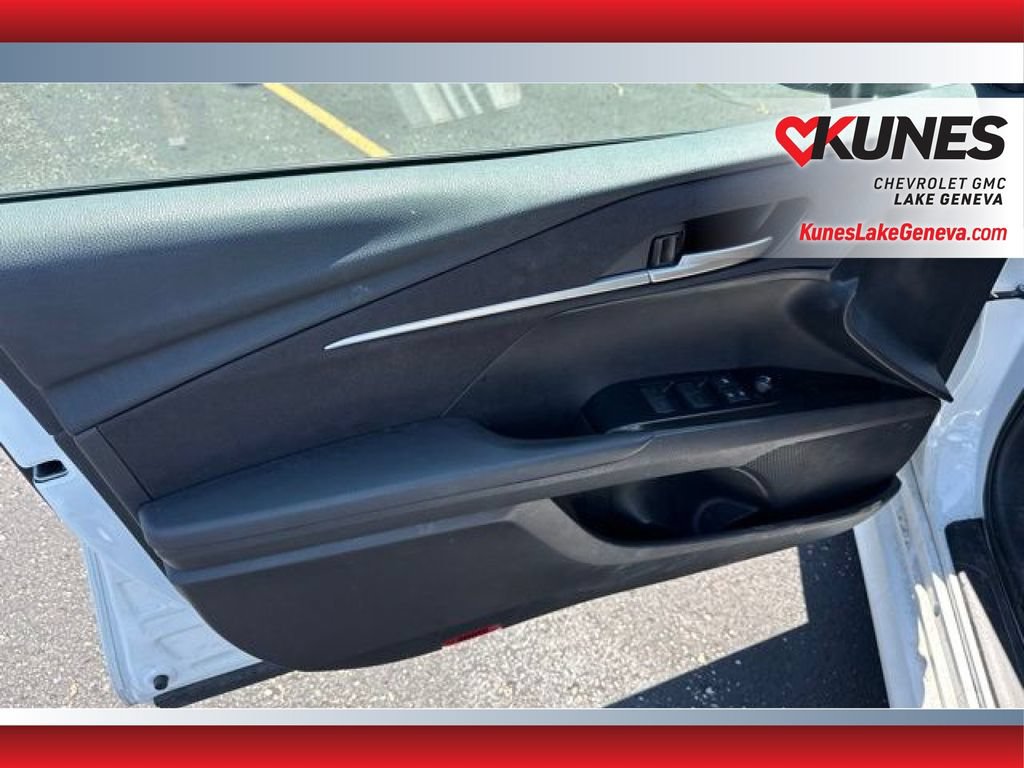 Used 2025 Toyota Camry LE FWD image 12