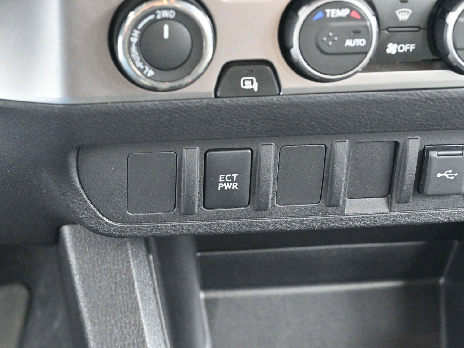 Used 2023 Toyota Tacoma SR AWD/4WD image 24