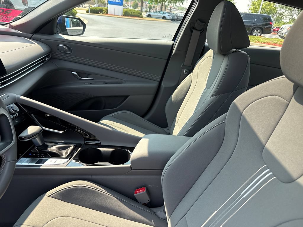 Certified 2024 Hyundai Elantra SEL w/ Convenience Package FWD image 13