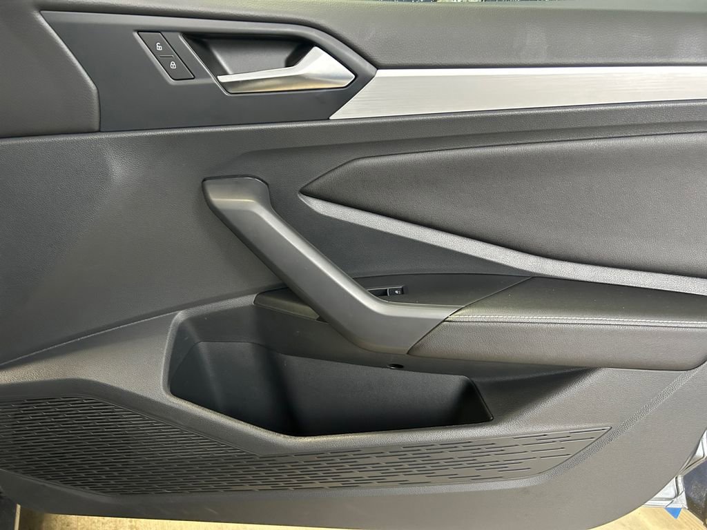 Used 2025 Volkswagen Jetta S image 25