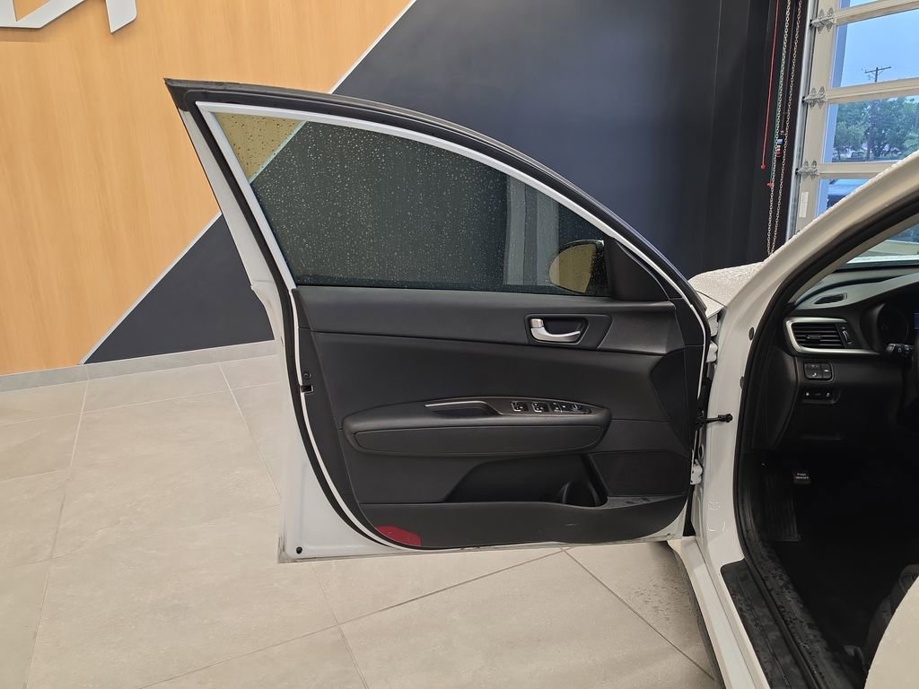 Used 2020 Kia Optima S FWD image 14