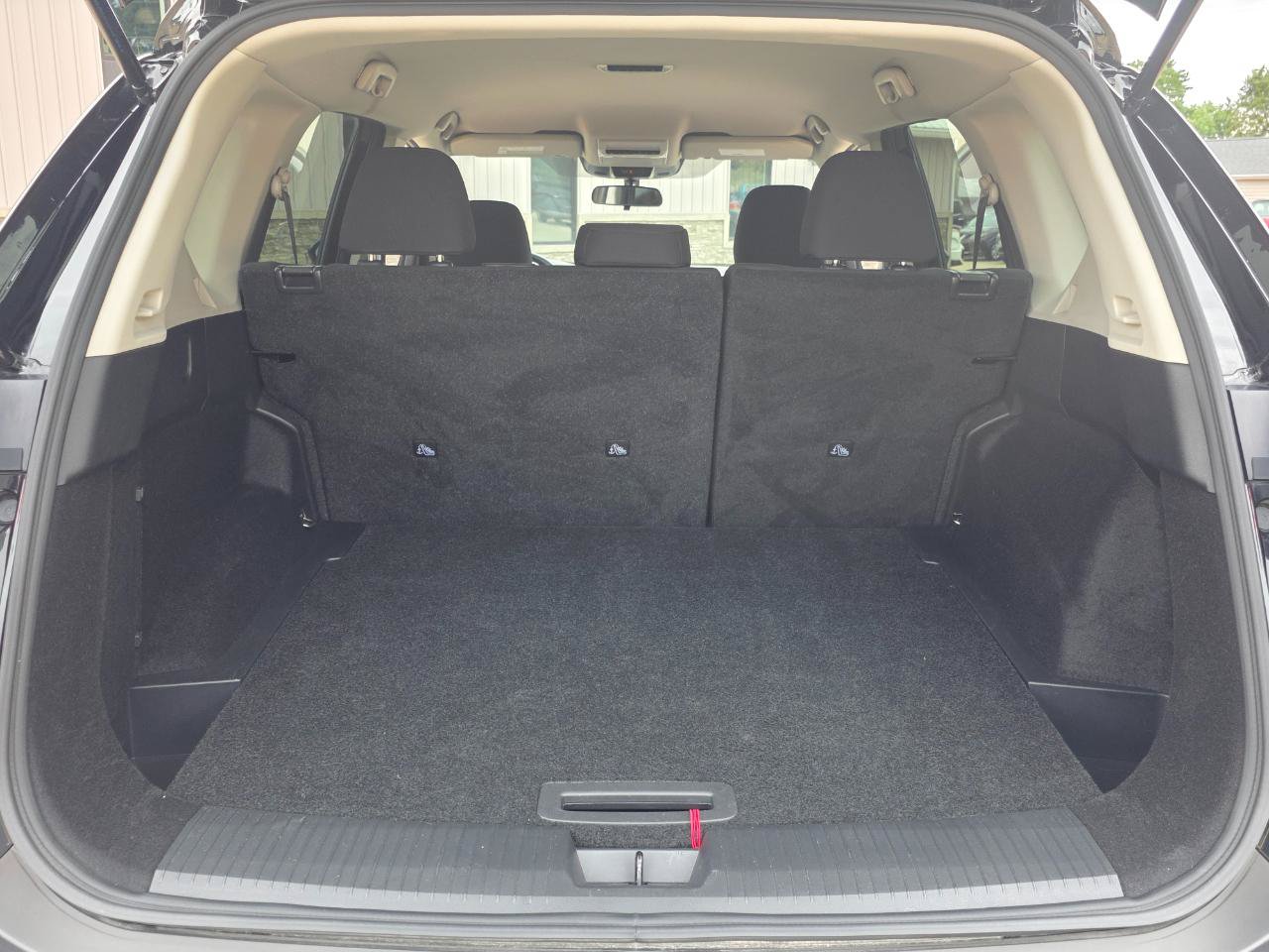 Used 2023 Nissan Rogue S FWD image 13
