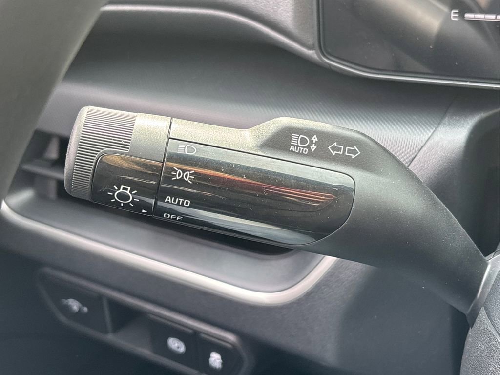 New 2026 Kia K4 FWD image 15