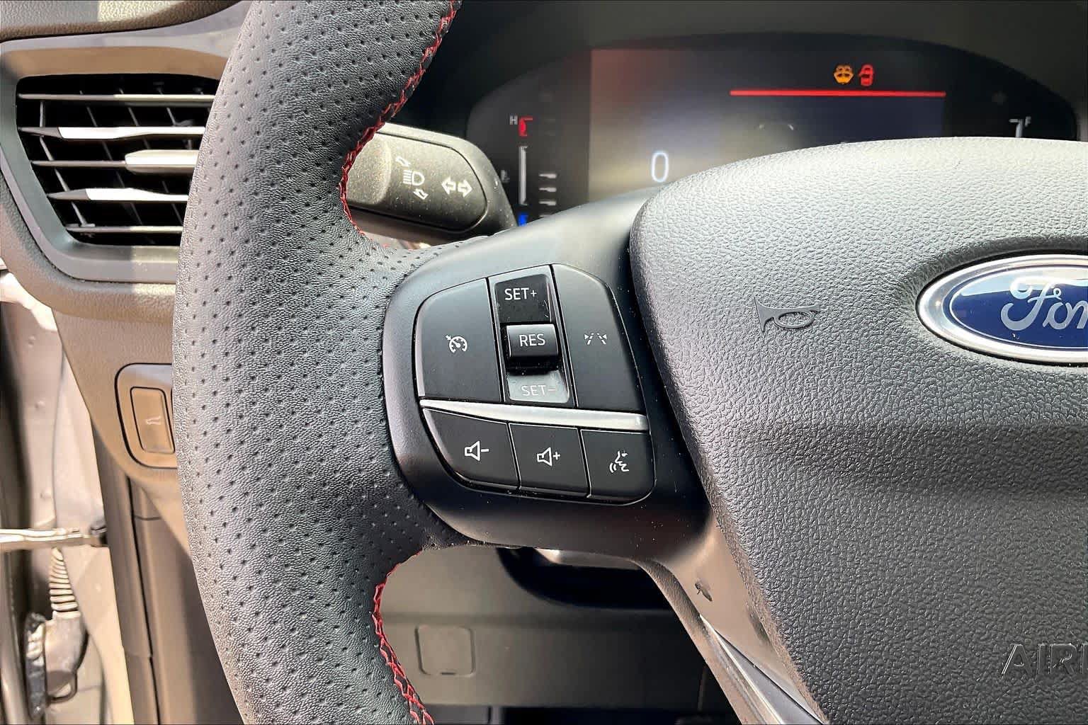 Used 2023 Ford Escape ST-Line AWD/4WD image 22