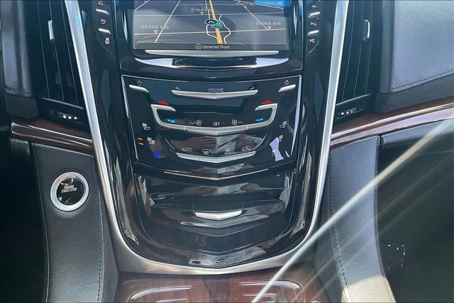 Used 2020 Cadillac Escalade ESV Premium Luxury AWD/4WD image 15
