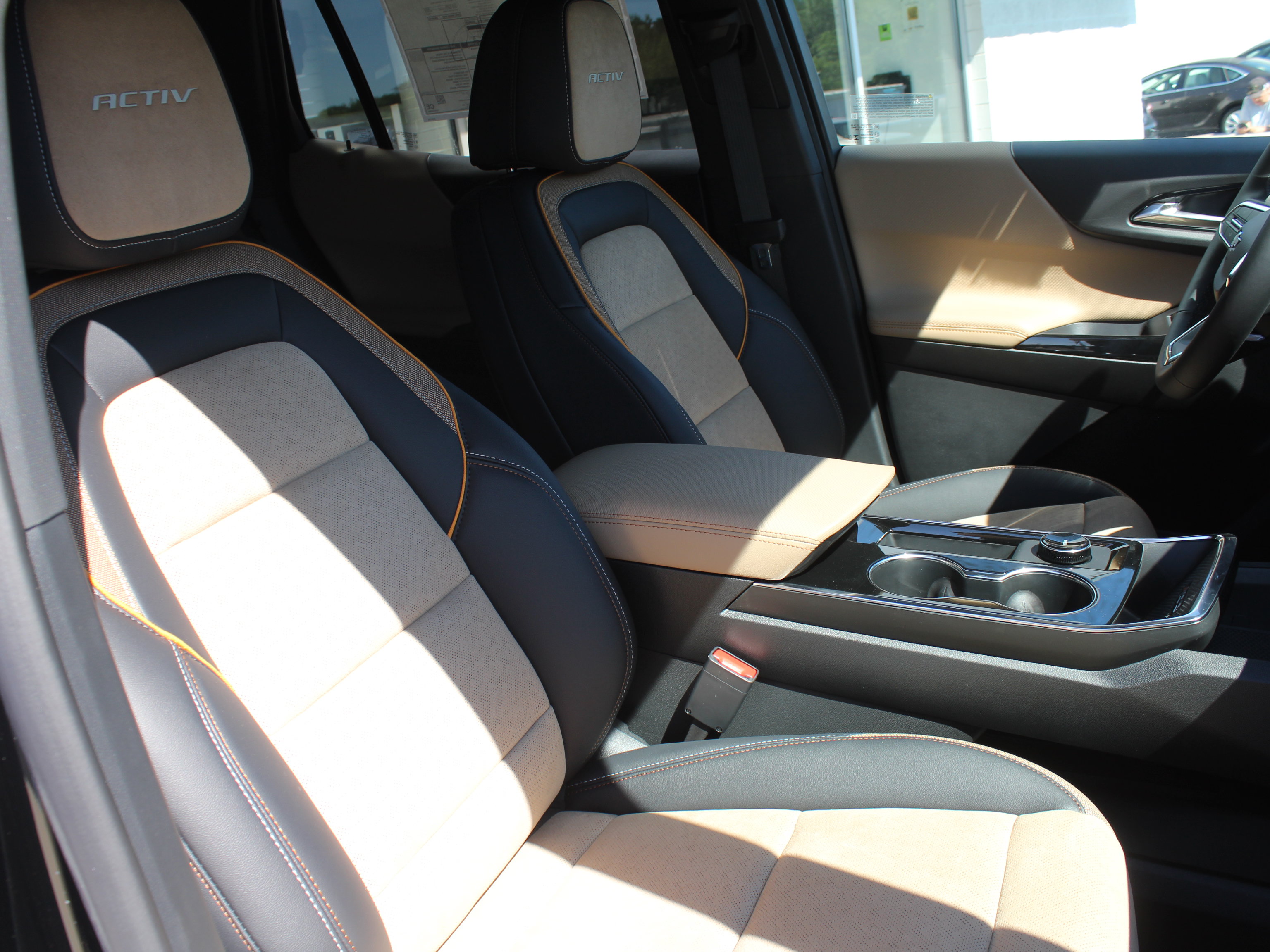 New 2026 Chevrolet Equinox ACTIV w/ Convenience Package III FWD image 15