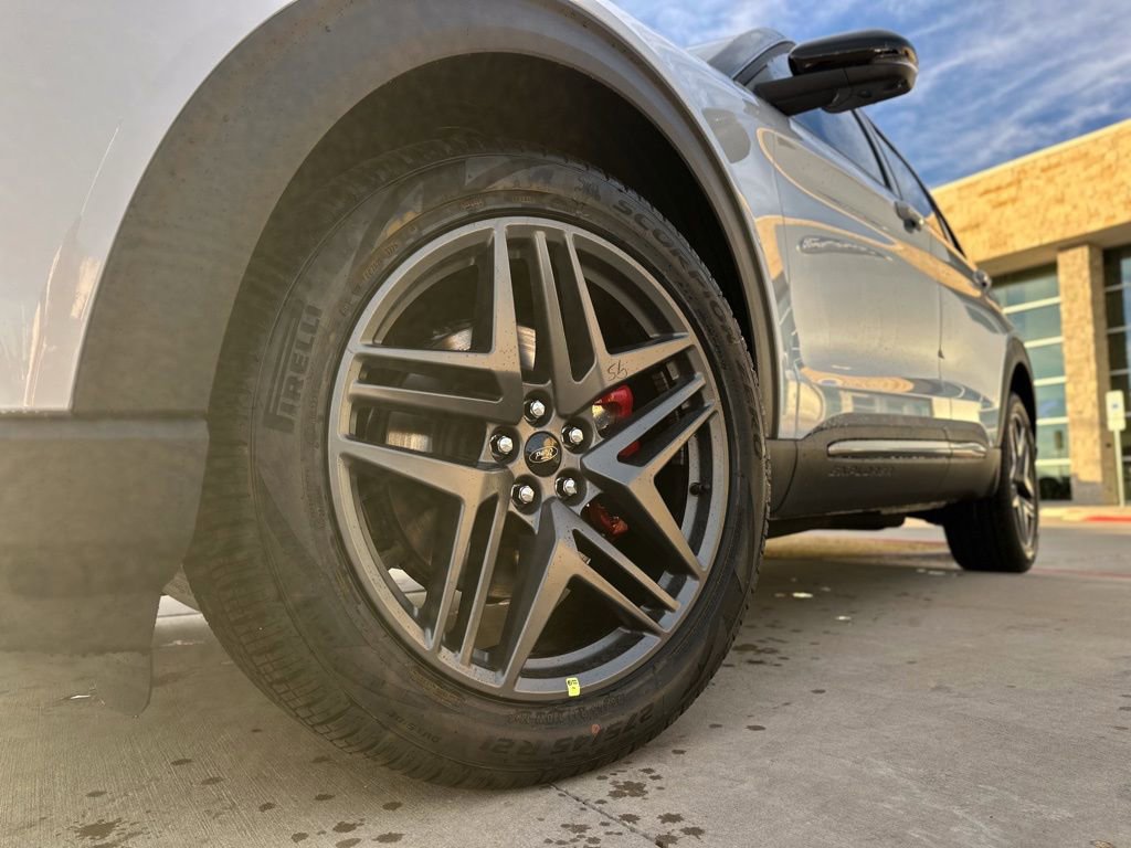 New 2026 Ford Explorer ST w/ Sun And Sound Package image 21
