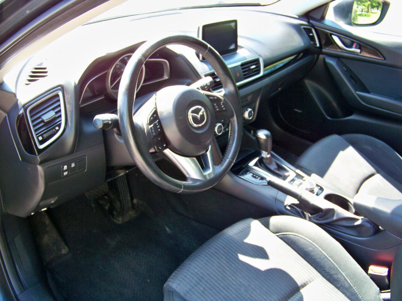 Used 2014 MAZDA MAZDA3 i Touring w/ Technology Package FWD image 28