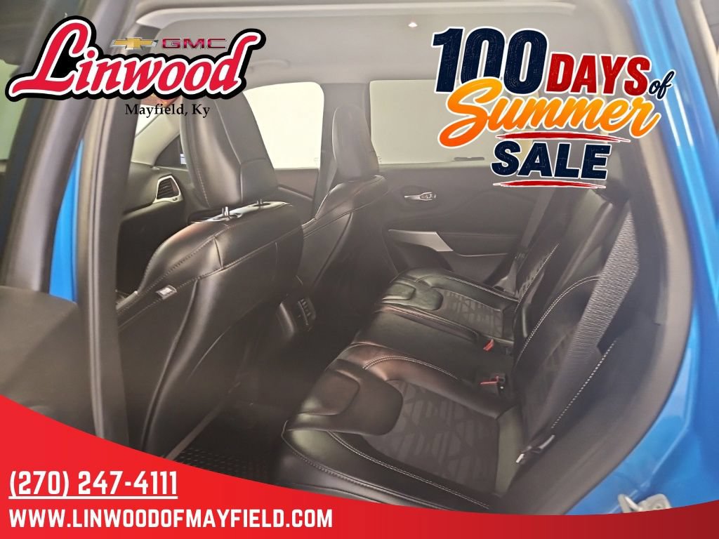Used 2022 Jeep Cherokee Latitude AWD/4WD image 11