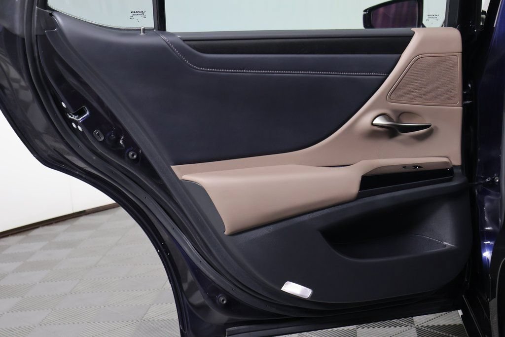 Certified 2025 Lexus ES 300h w/ Premium Package FWD image 13