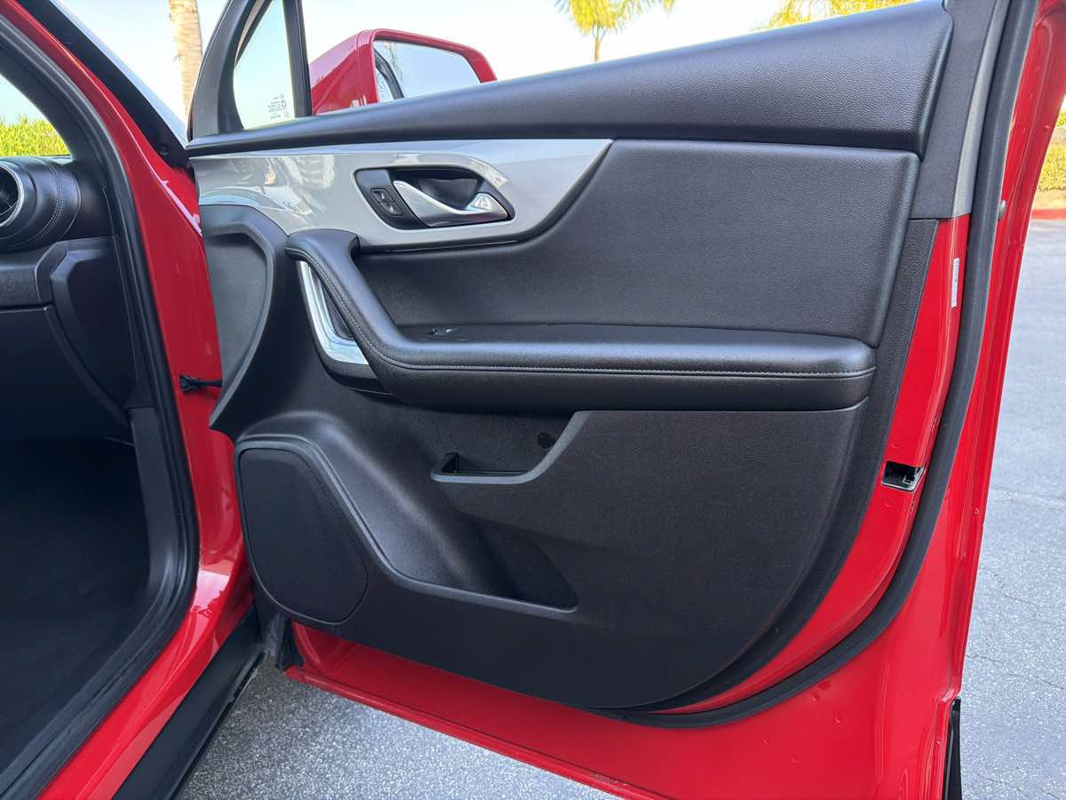 Used 2020 Chevrolet Blazer LT FWD image 29