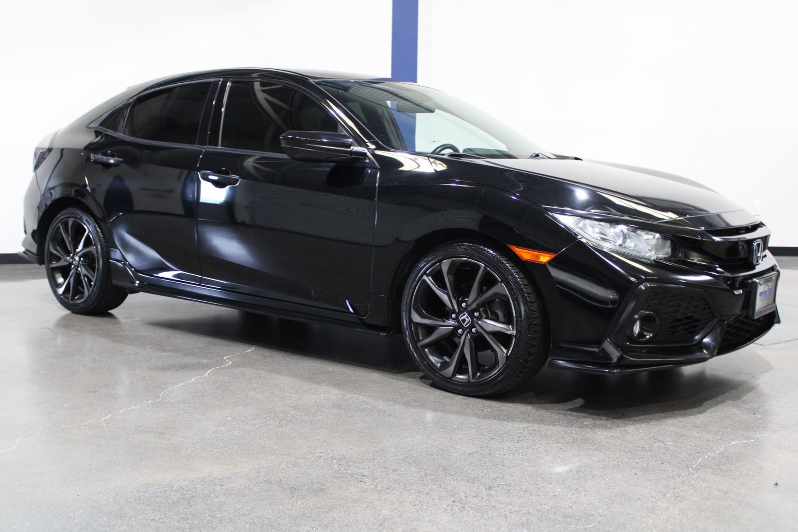 Used 2018 Honda Civic Sport image 2