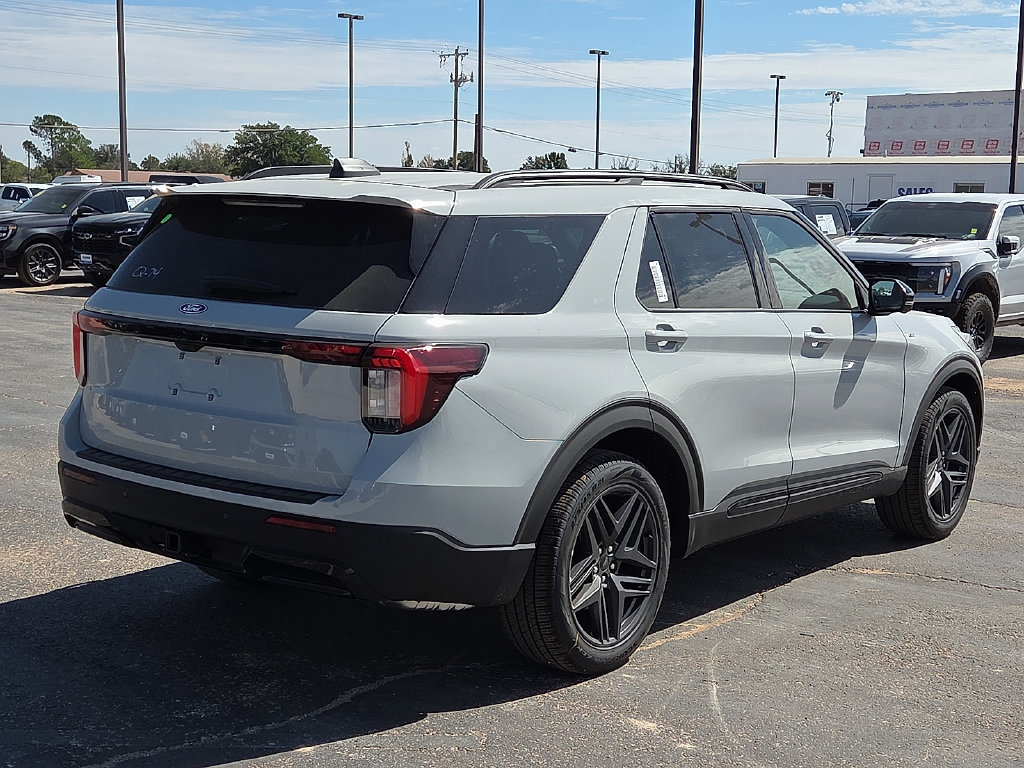 New 2027 Ford Explorer ST-Line w/ Premium Package RWD image 5