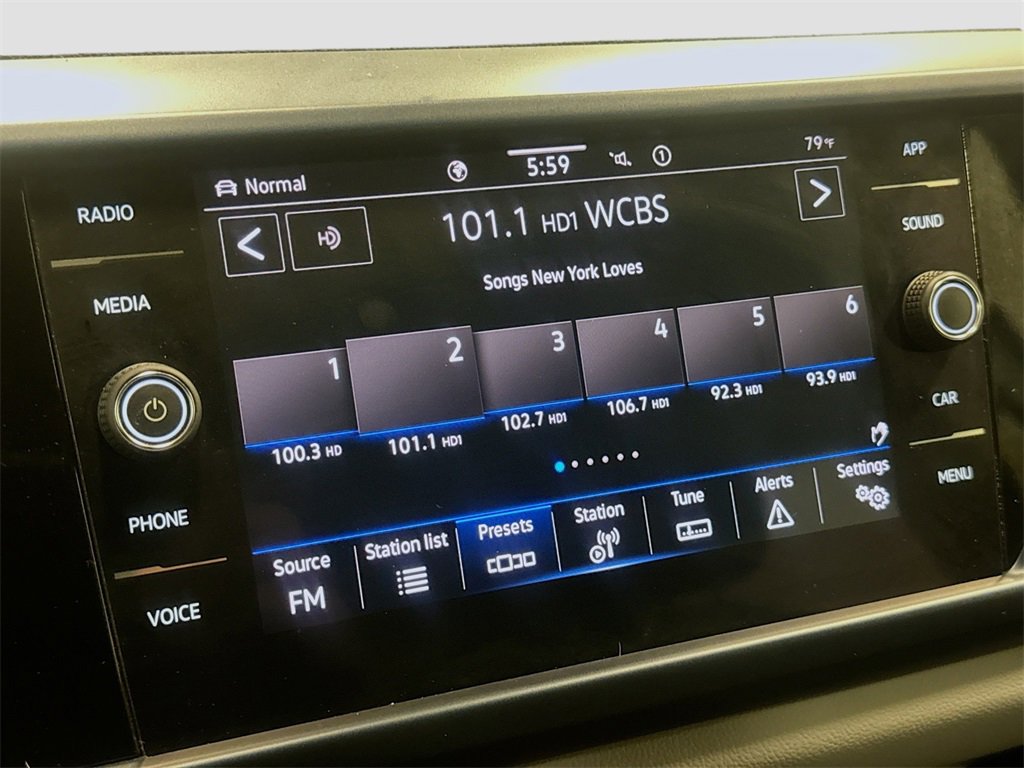 Used 2022 Volkswagen Taos SE image 14