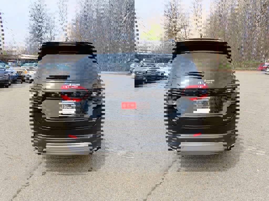 New 2025 Honda Pilot Touring image 5