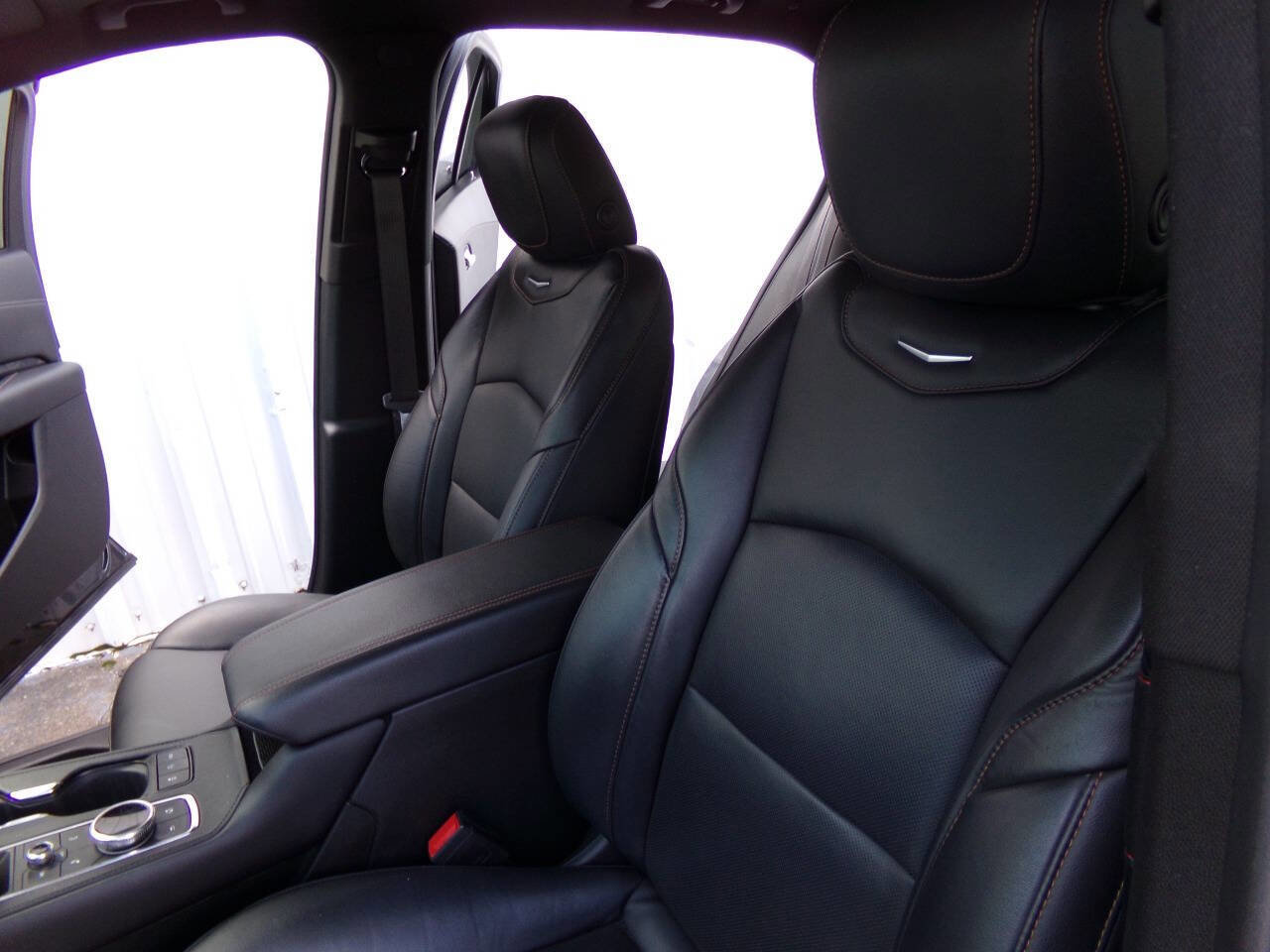 Used 2022 Cadillac XT4 Sport AWD/4WD image 24