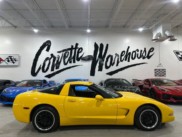 Used 2004 Chevrolet Corvette Coupe w/ Roof Package image 9