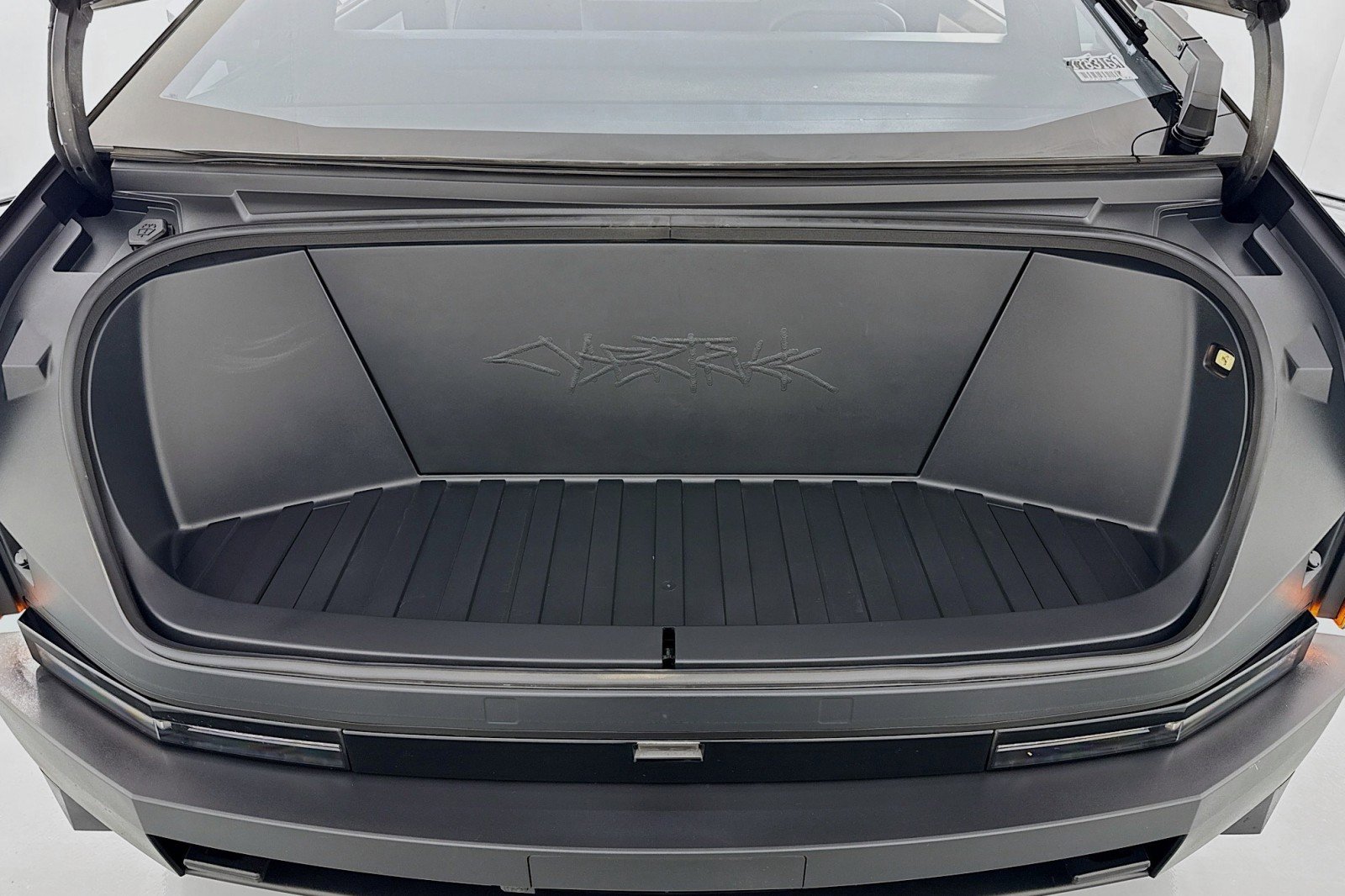 Used 2024 Tesla Cybertruck AWD Crew Cab image 11