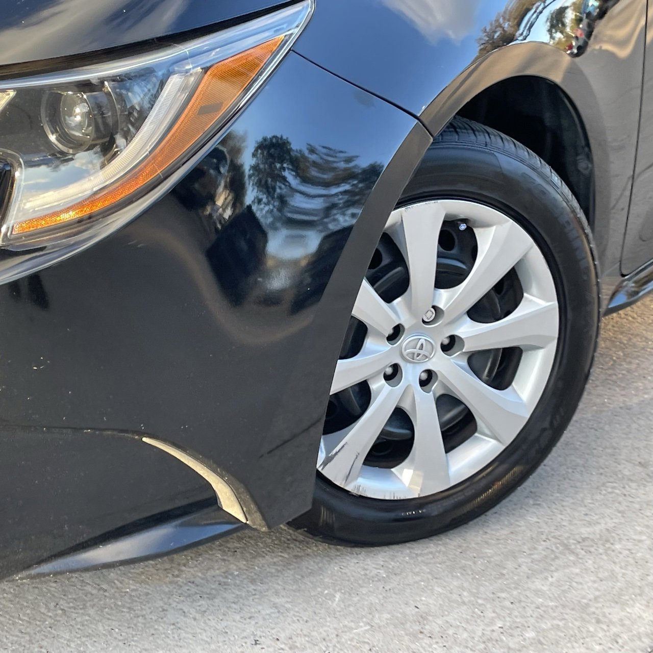 Used 2024 Toyota Corolla LE image 8