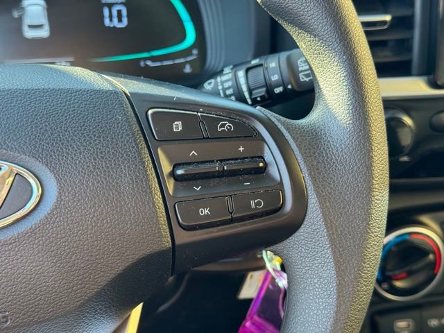 Used 2025 Hyundai Venue SE image 23