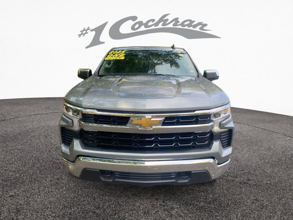 Used 2025 Chevrolet Silverado 1500 LT image 2