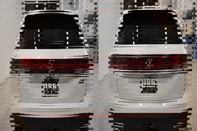 Used 2025 Volkswagen Atlas SE image 11