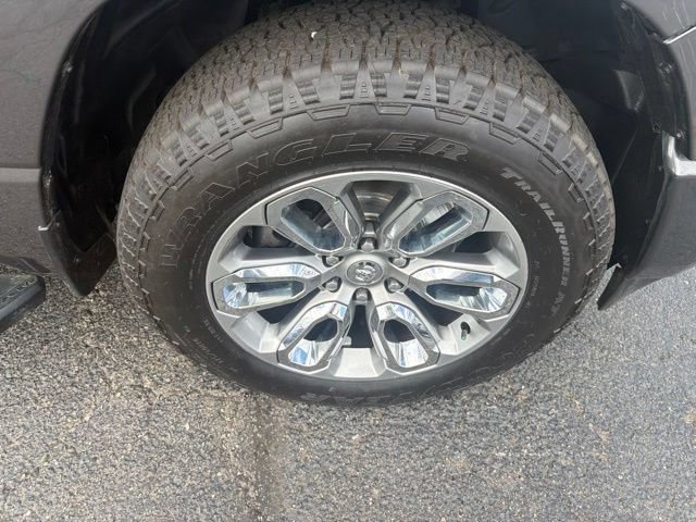 Used 2019 RAM 1500 Sport w/ Level 2 Equipment Group AWD/4WD image 11