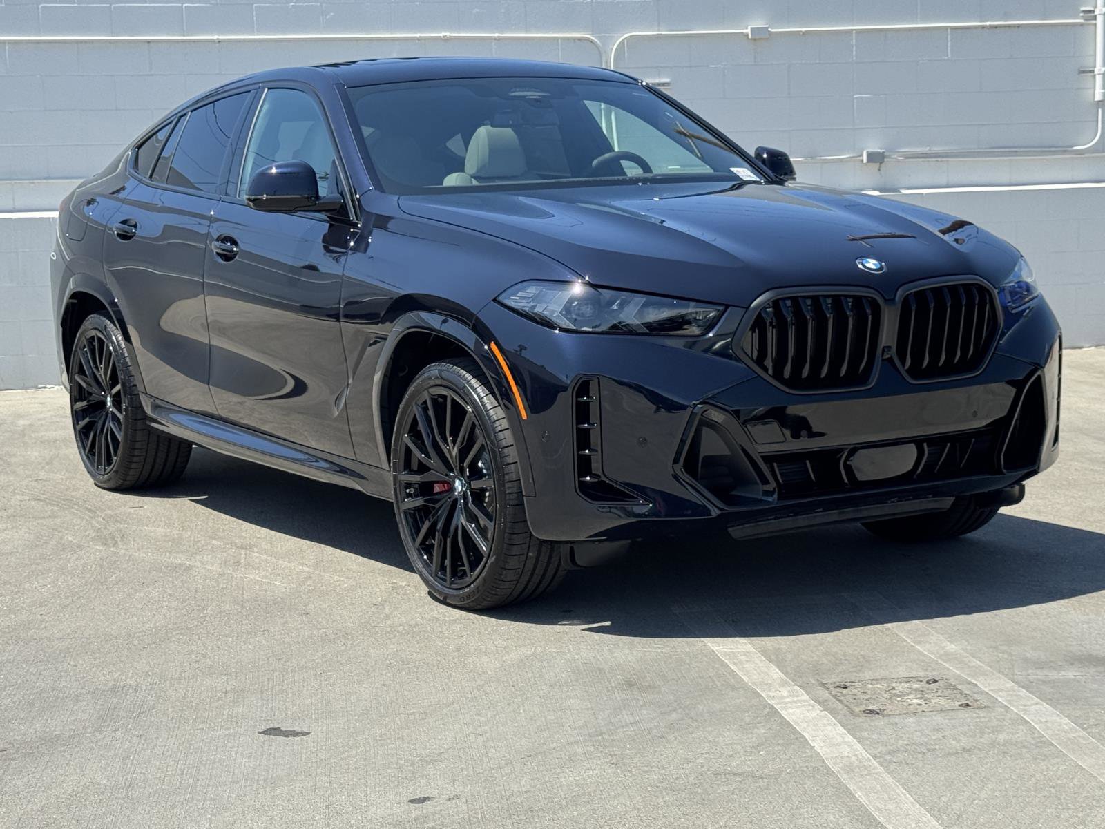 New 2026 BMW X6 xDrive40i w/ Premium Package