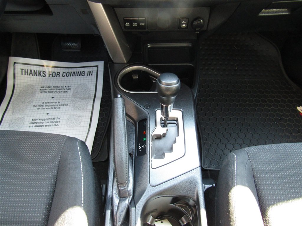 Used 2016 Toyota RAV4 XLE AWD/4WD image 27