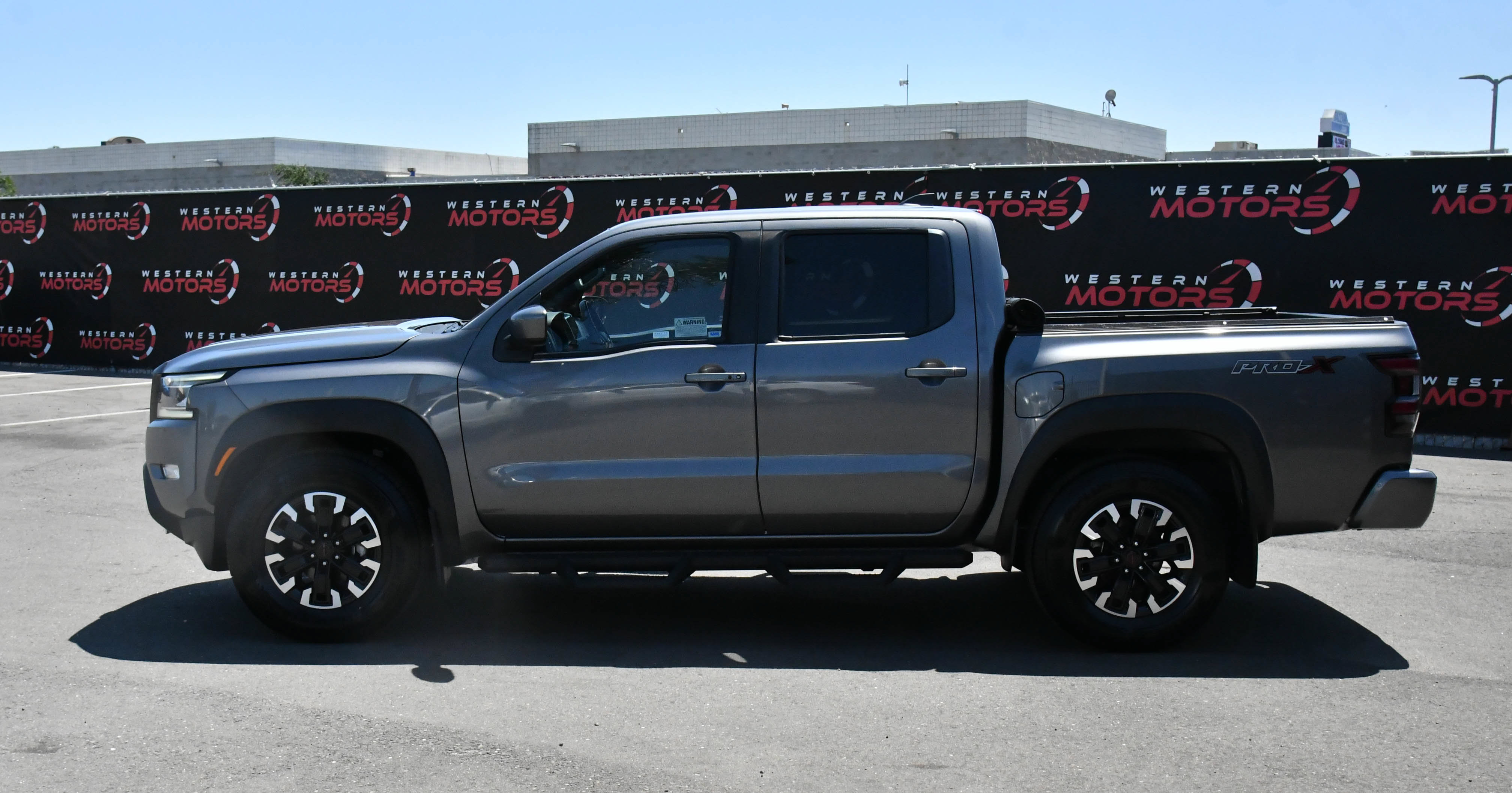 Used 2022 Nissan Frontier Pro-X RWD image 4