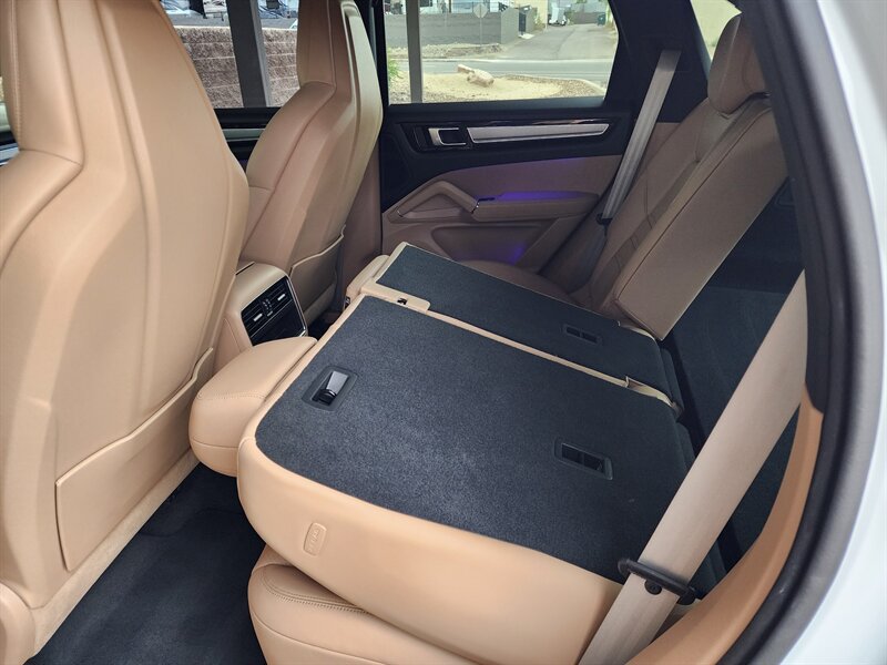 Used 2022 Porsche Cayenne Platinum Edition AWD/4WD image 84