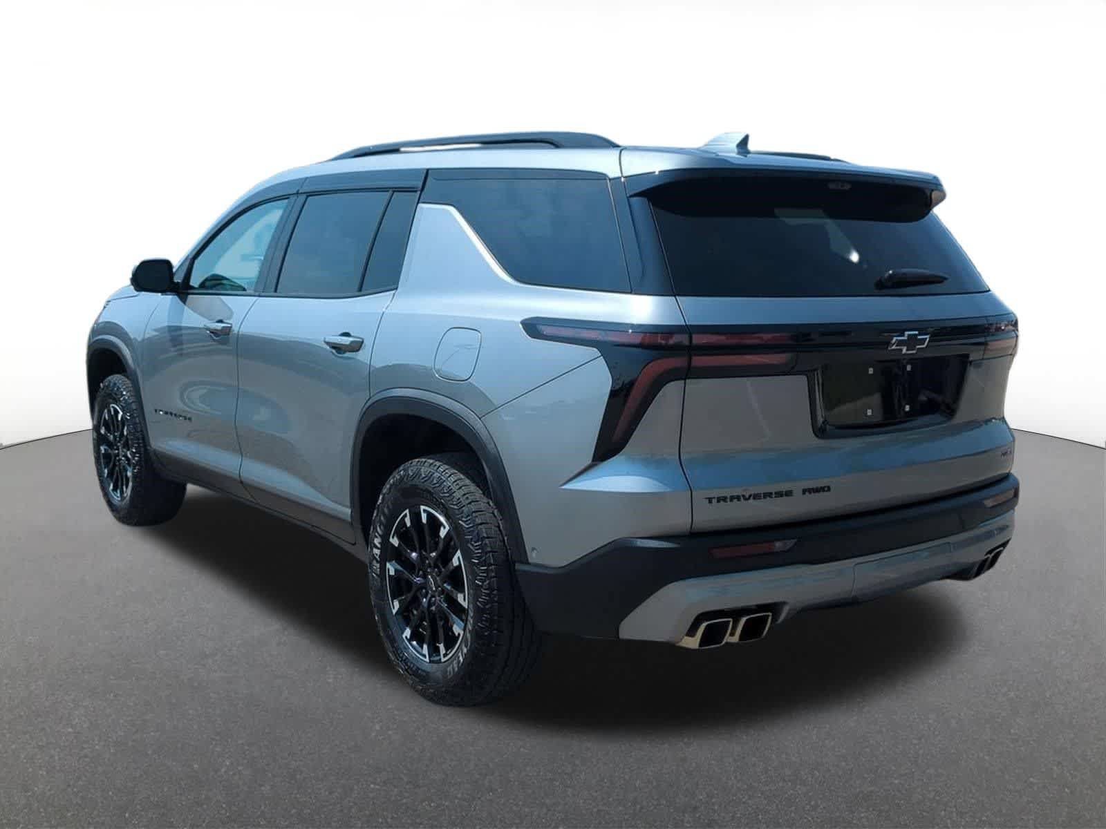 Used 2025 Chevrolet Traverse Z71 w/ Enhanced Driving Package AWD/4WD image 4
