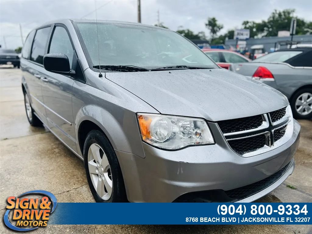 Used 2016 Dodge Grand Caravan SE w/ Quick Order Package 29E SE FWD image 2