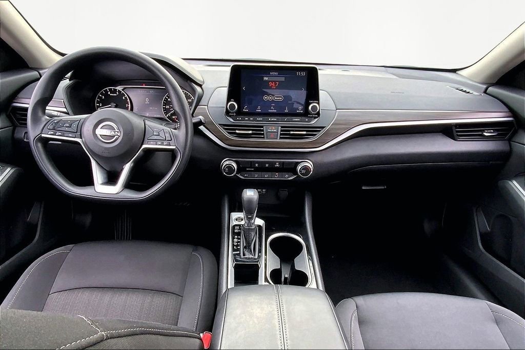 Used 2024 Nissan Altima 2.5 SV image 7